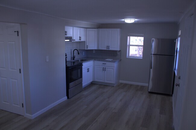 Foto del edificio - 9430 Echo Ln