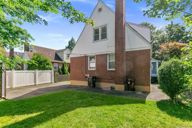 Building Photo - 82-51 257th St