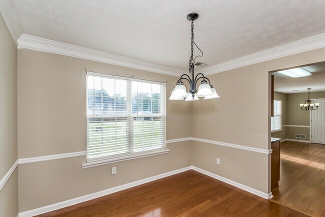 Building Photo - Fantastic Home!!