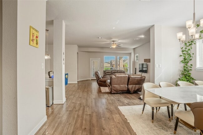 Photo - 4301 Meadow Hawk Dr House