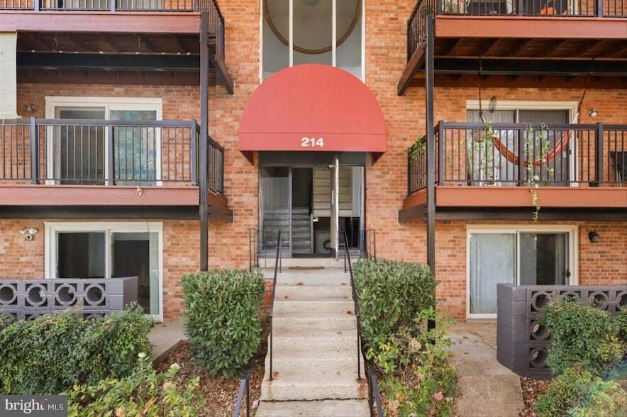 Photo - 214 Locust Street SE Unit 124