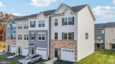 Building Photo - 160 Munsee Cir