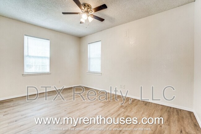 Foto del edificio - 5869 Bluffman Dr