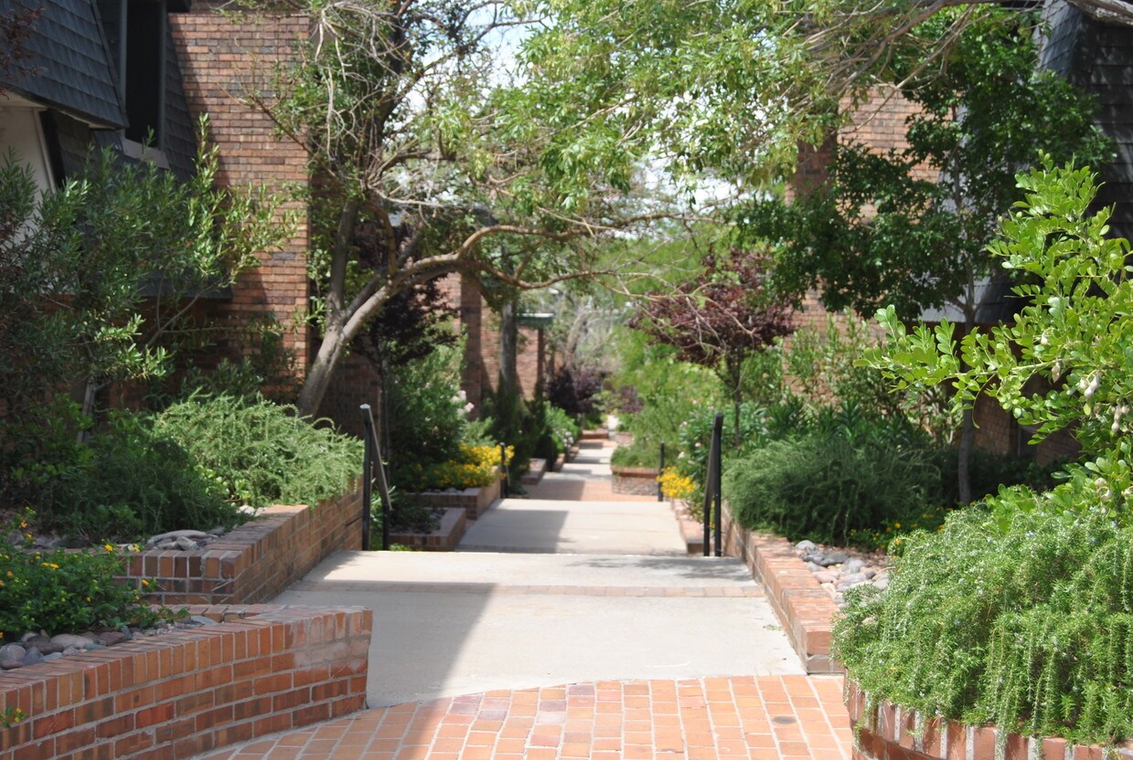 Foto principal - 4800 N Stanton St