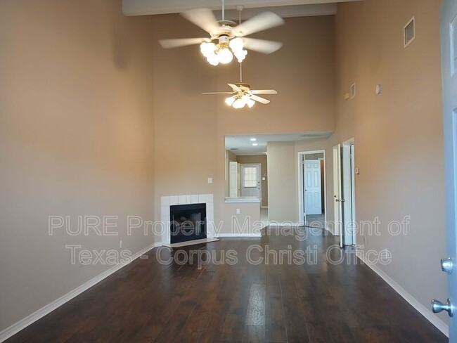 Building Photo - 1818 Rodd Field Rd