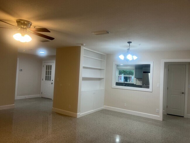 Foto del edificio - 8223 Le Mesa St