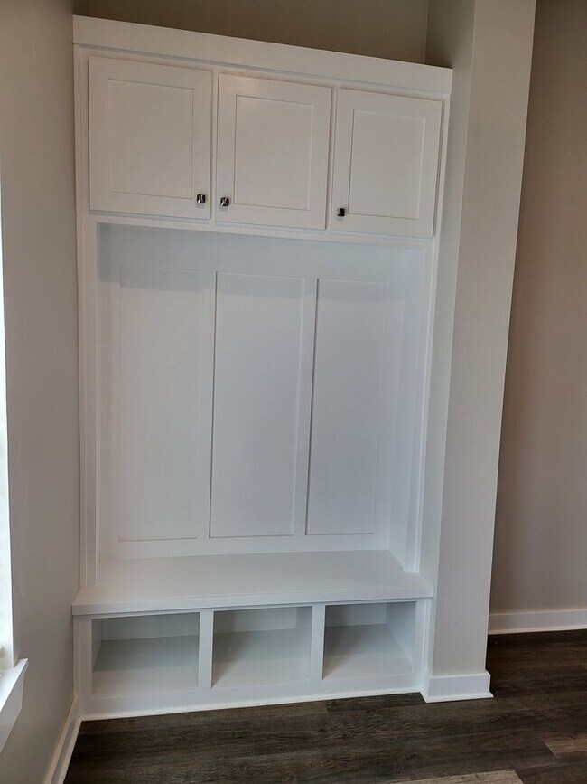 Foto del edificio - $1000.00 OFF 1ST MONTH RENT