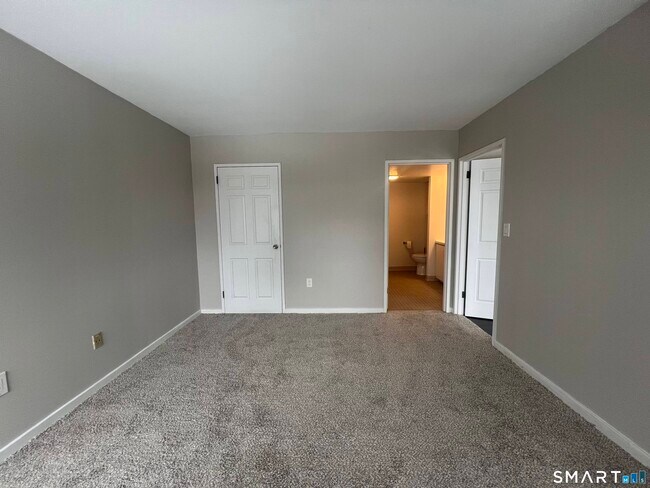 Foto del edificio - 127 Greyrock Pl