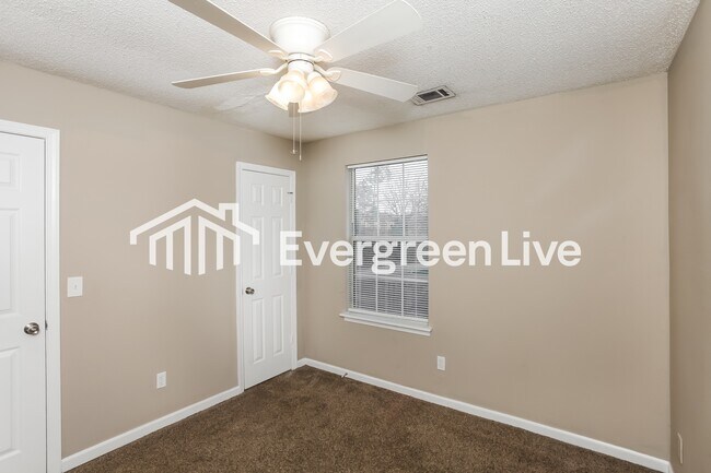 Foto del edificio - 201 Ambling Cir