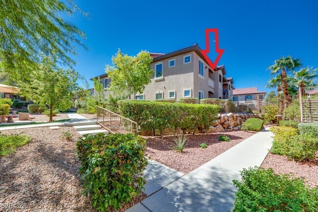 Building Photo - 2305 W Horizon Ridge Pkwy