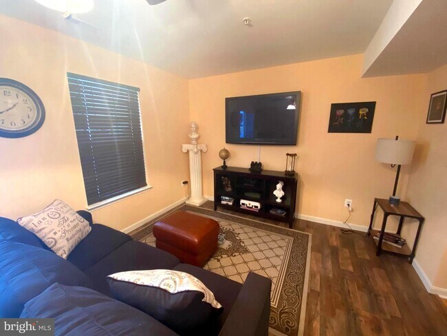 Foto del edificio - 46072 Callas Way