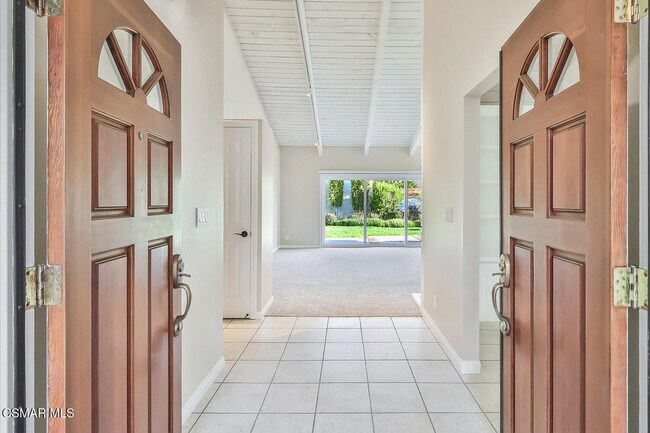 Foto del edificio - 1046 Barrow Ct