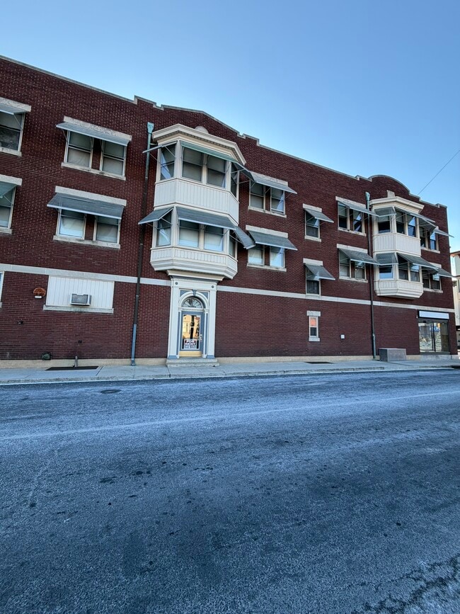 Building Photo - 3 E Chestnut St