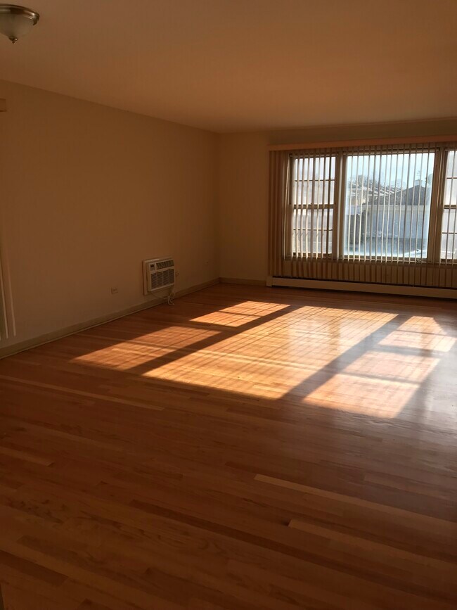 Foto del edificio - 8648 W Carmen Ave