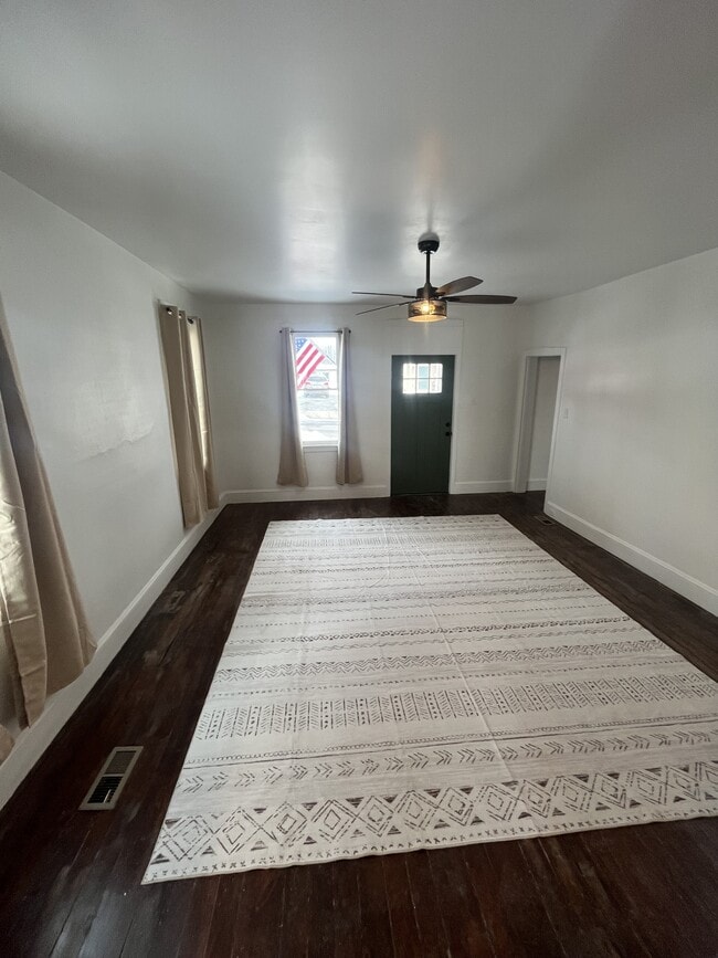 Building Photo - 303 W Main St