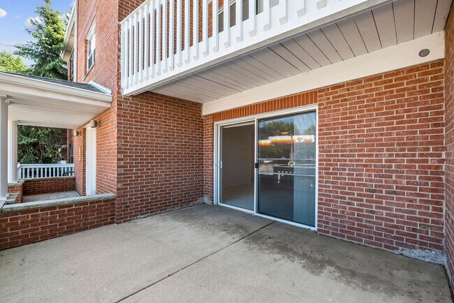 Building Photo - 4710C N Elston Ave