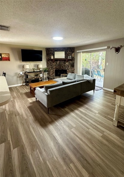 Building Photo - 1005 Waverly Dr