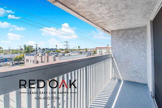 Foto del edificio - 379 Newport Ave