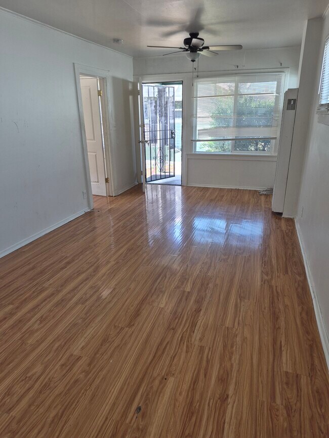 Foto del edificio - 5856 1/2 S Olive St