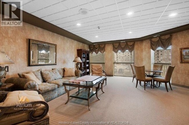 Building Photo - 5055 Riverside Dr E