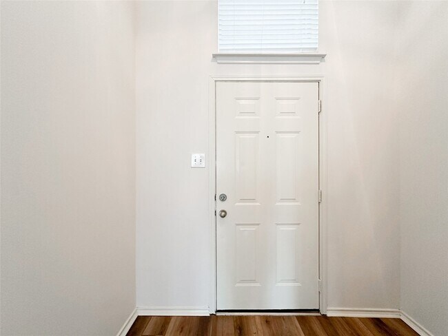 Building Photo - 11 Orion Star Ct