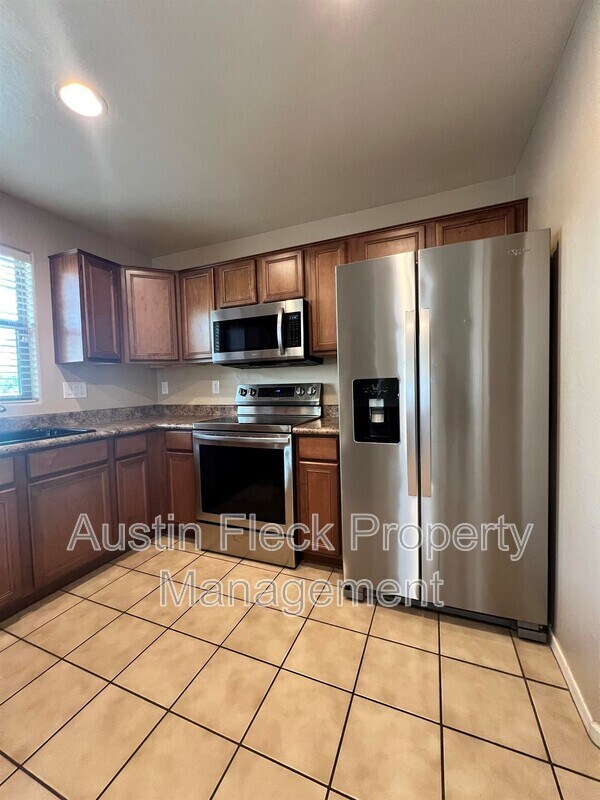 Foto del edificio - 1720 S Martingale Rd