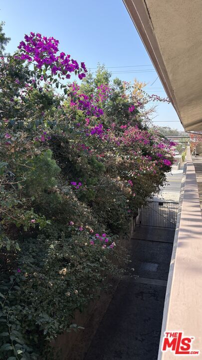 Foto del edificio - 15716 Normandie Ave