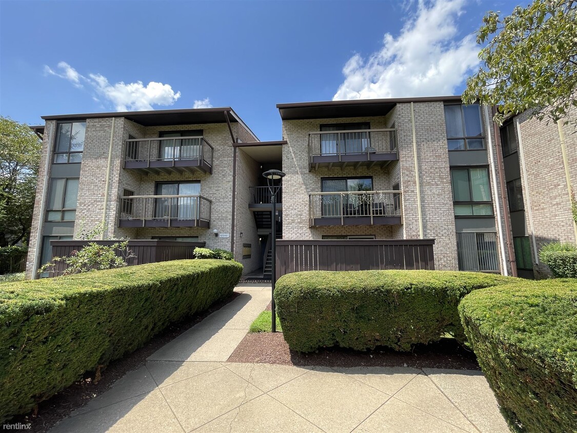 10000 Stedwick Rd, Montgomery Village, MD 20886 Condo for Rent in