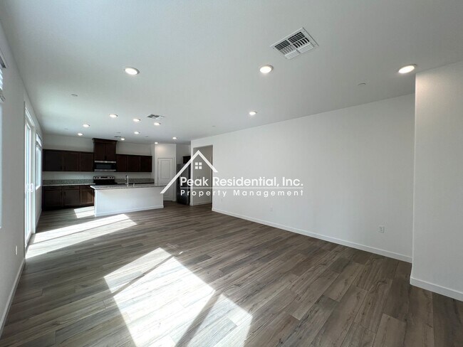 Foto del edificio - Brand New Sacramento 4bd/3ba Home!