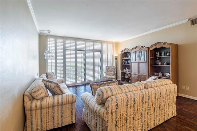 Foto del edificio - 5200 Keller Springs Rd