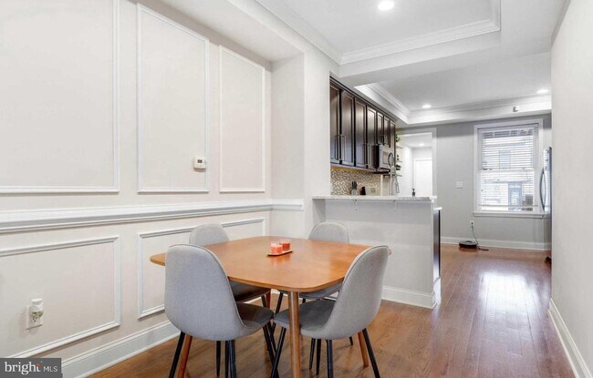 Foto del edificio - 3230 E Lombard St