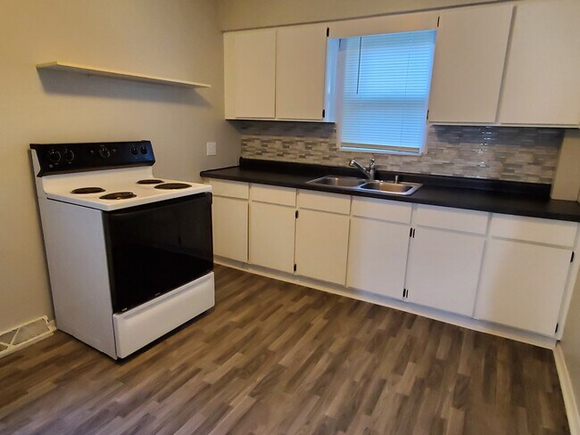 Kitchen - 327 W 12th St