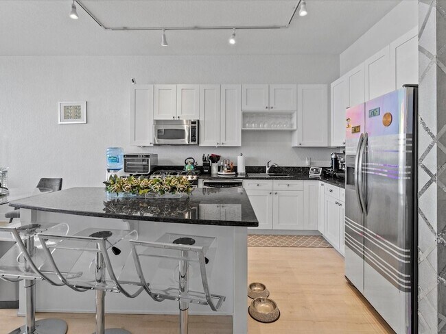 Foto del edificio - 150 E Robinson St