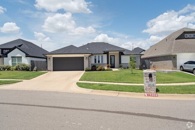 Building Photo - 15908 Buffalo Dr