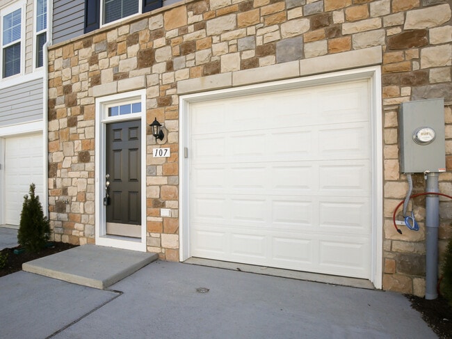 Building Photo - 107 Alderman Way
