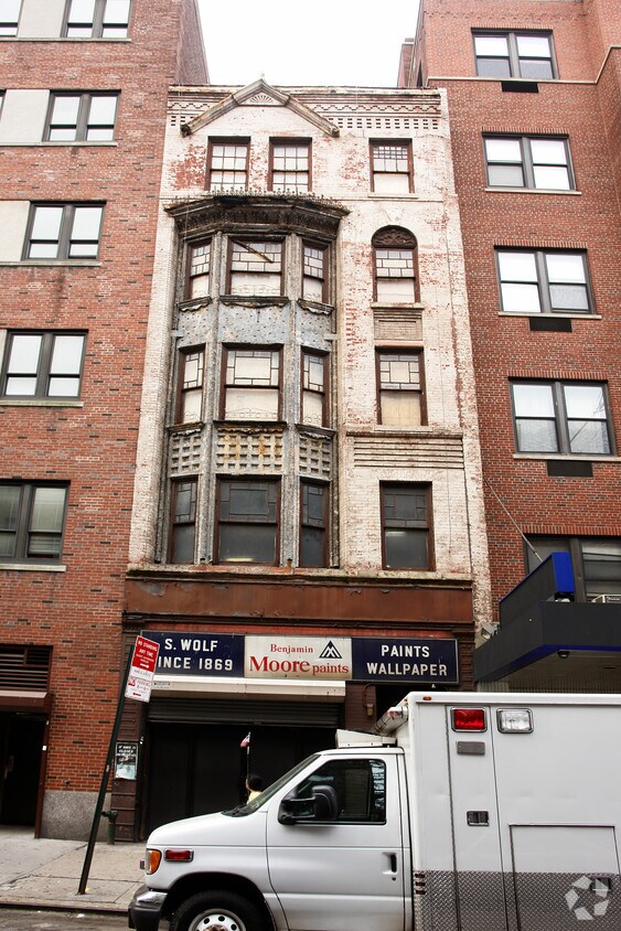 Foto principal - 406 W 52nd St