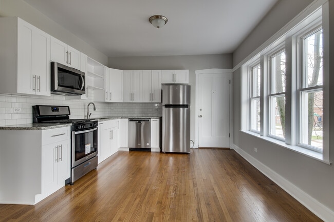 Foto del edificio - 3707 N Lockwood Ave