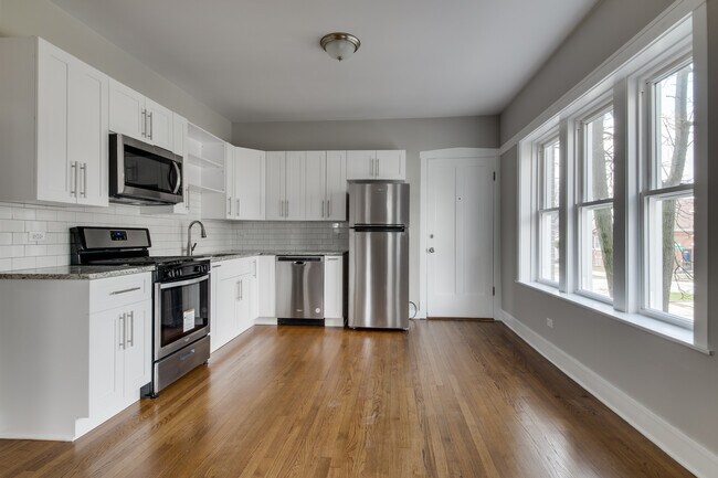 Foto del edificio - 3707 N Lockwood Ave
