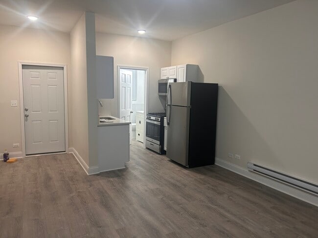Building Photo - 502 Des Plaines Ave