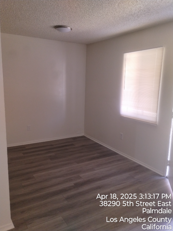 Foto del edificio - 38290 5th St E