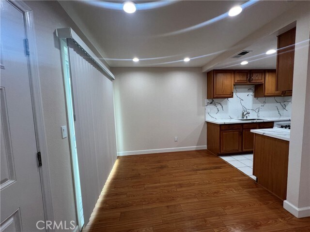 Foto del edificio - 16807 Chaparral Ave