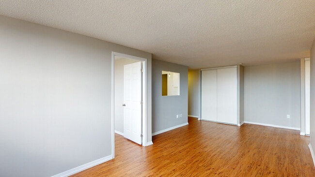 Building Photo - 285 Loretta – The Dowsview