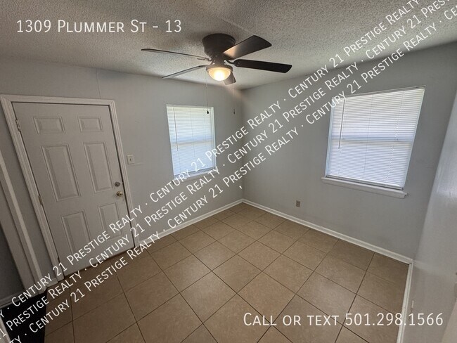 Building Photo - 1309 Plummer St