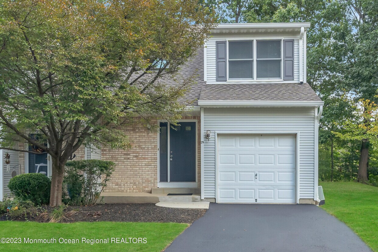29 Maria Ct, Holmdel, NJ 07733 Condo for Rent in Holmdel, NJ