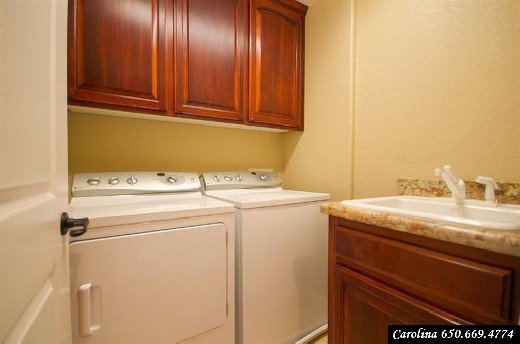 Building Photo - 3055 Sariya Way