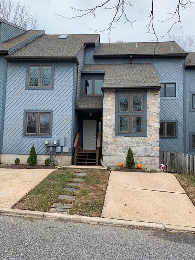 121 Foxfire Dr, Newark, DE 19711 House Rental in Newark, DE