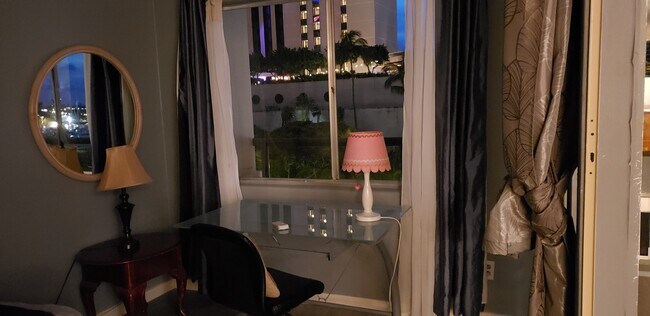 Foto del edificio - 1684 Ala Moana Blvd