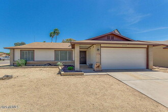 Building Photo - 2303 S Cottonwood Dr