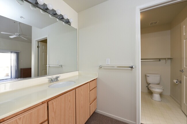 Foto del edificio - Beautiful 2BR/2BA Condo - Convenient Downtown San Jose Location!
