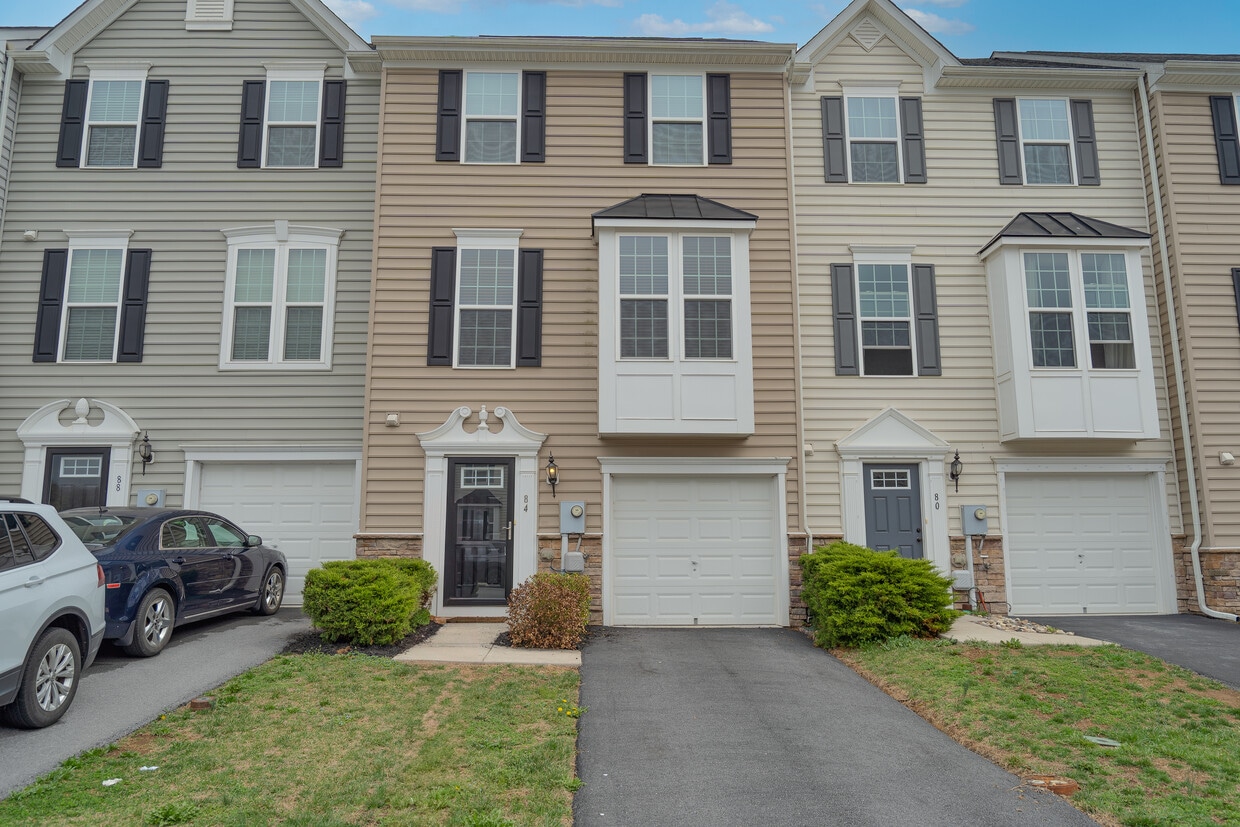Primary Photo - 84 Norwood Dr
